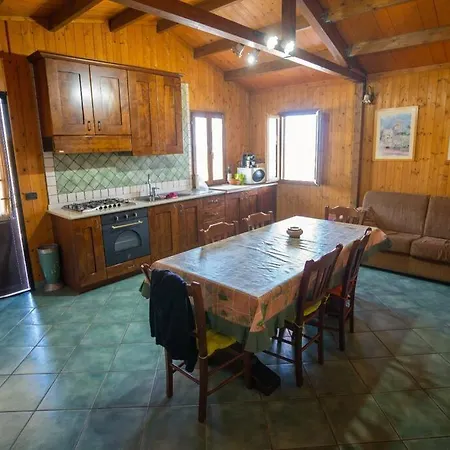 Holiday home Villetta Pettirosso